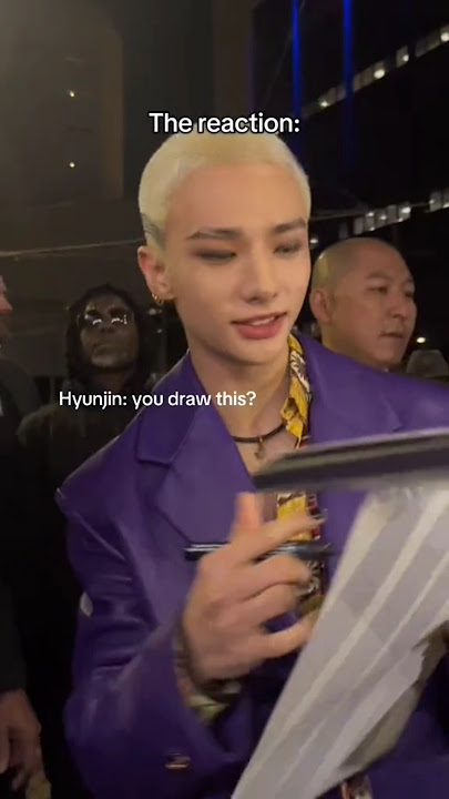 I hope all hwangers get a moment like this 😭(It's not my video) #hyunjin #straykids #versace