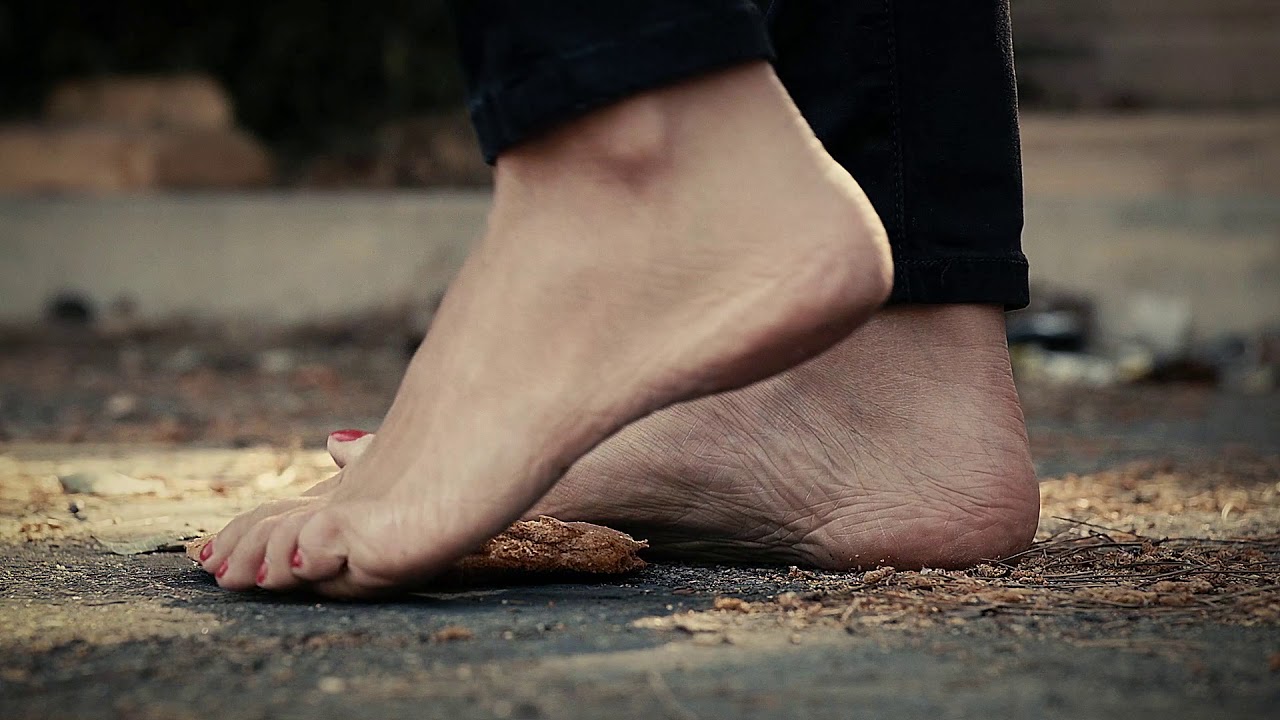 Barefoot bread crush ASMR - YouTube.