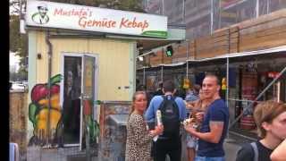 The longest queue in Berlin Mustafa s Gemuese Kebap