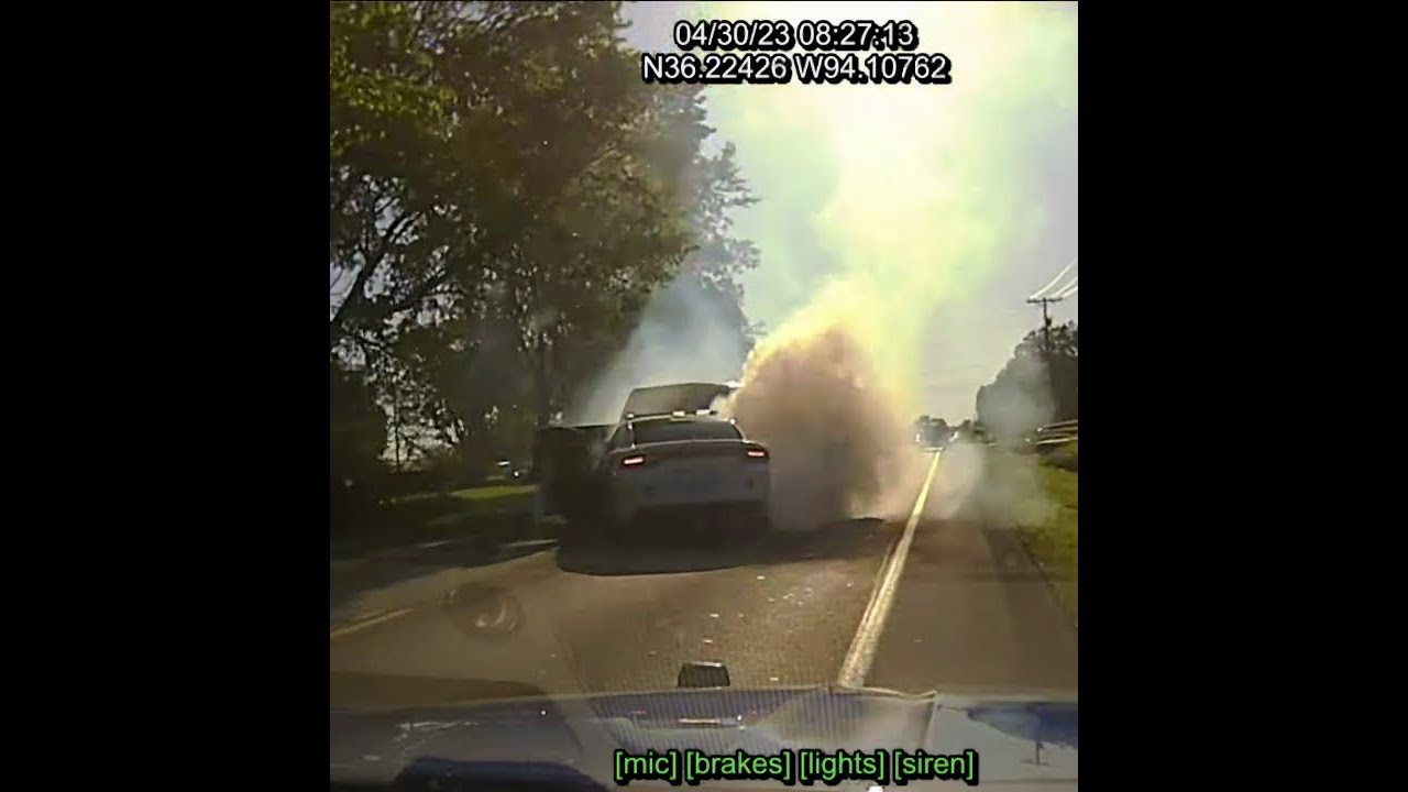 Dash Cam: Arkansas State Police chase a Jacked up Silverado - YouTube