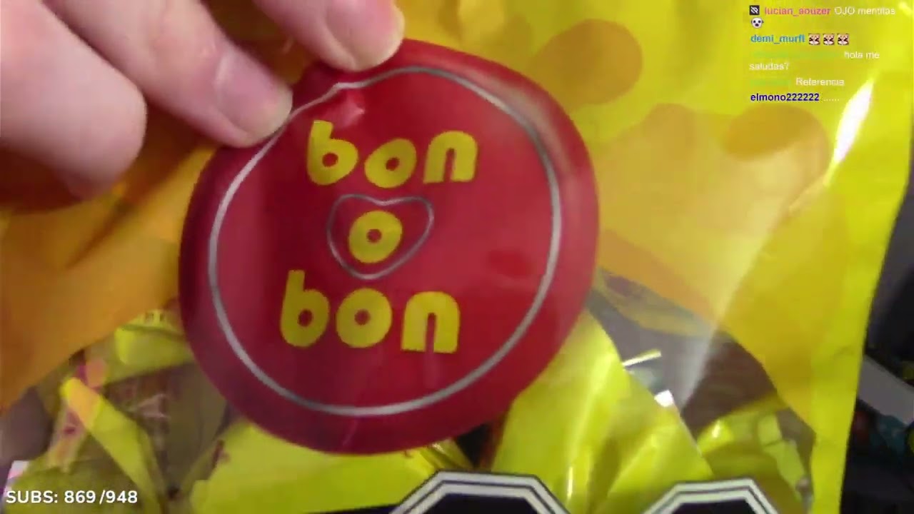 Emi nalguea a Nova | Emikukis😏