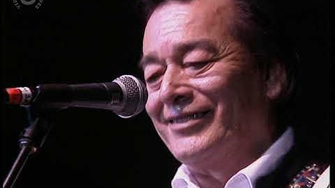 Flaco Jimenez, part of concert at New Braunfels Wurstfest, fans, Interview, 1995