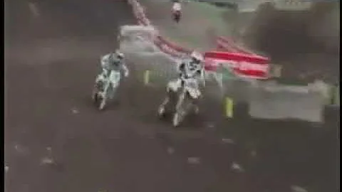 Awesome battle between Ricky Carmichael and James Stewart at Washougal a few years ago