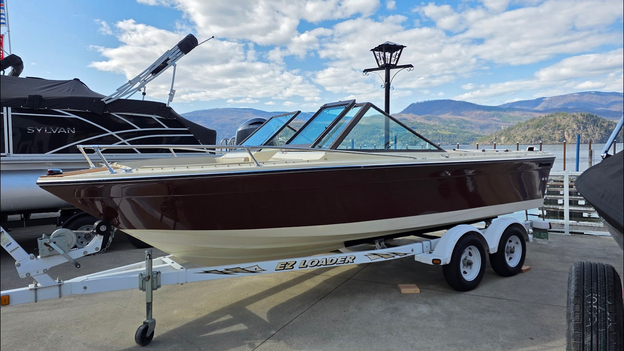 1979 Grew 205 - 288 Mercruiser 5.0L V8 - Newer tandem trailer