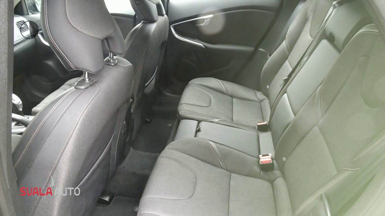 Volvo V40 Cross Country D2 Momentum - Stylingkit - Xenon - Verw. Stoelen