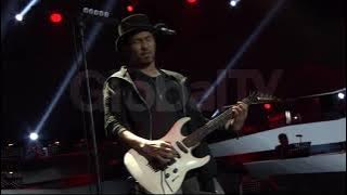 Slank - Bendera Setengah Tiang I Allchestra SLANK KISS YOU GlobalTV 2017