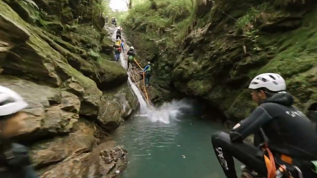 Barranquismo en Dron con Cangas Aventura