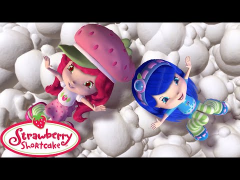 Strawberry Shortcake 🍓 Making Giant Pop Corn!!🍓 Berry Bitty Adventures