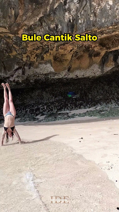 Woo..Bule Cantik Salto di Pantai #pantaibali #shortvideo #bule