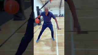 Download Lagu Hakeem Olajuwon teaching footwork at age 61 MP3 Download Lagu Hakeem Olajuwon teaching footwork at age 61 MP3