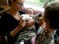 Selene en Ravi op de bank
