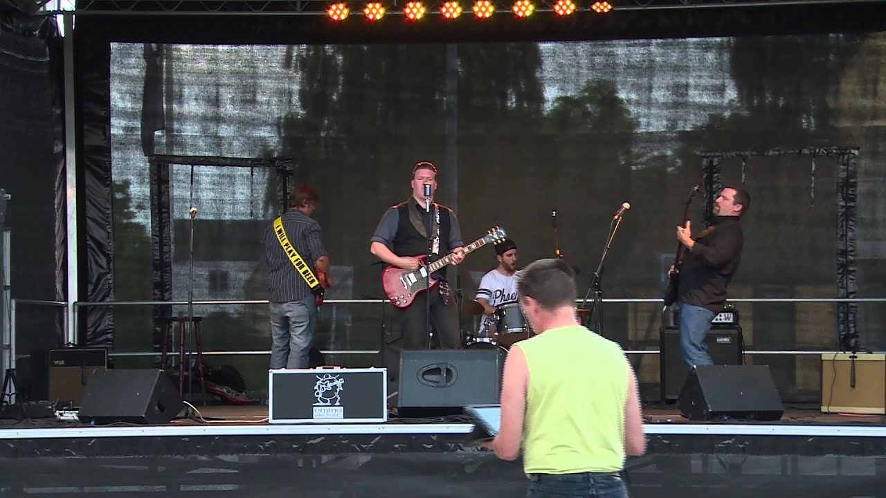 TV-M - Revyflisen. Trukershow 2. Middelaldercentret. Rock. Nostalgi 1997