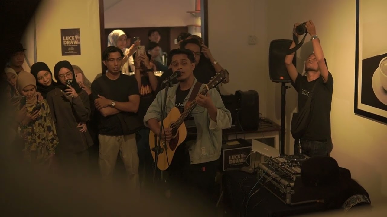 Teman Lelaki - Tentang Siang Malam \u0026 Romantis ( Live Acoustic at Pesta Rahsia Ipoh )