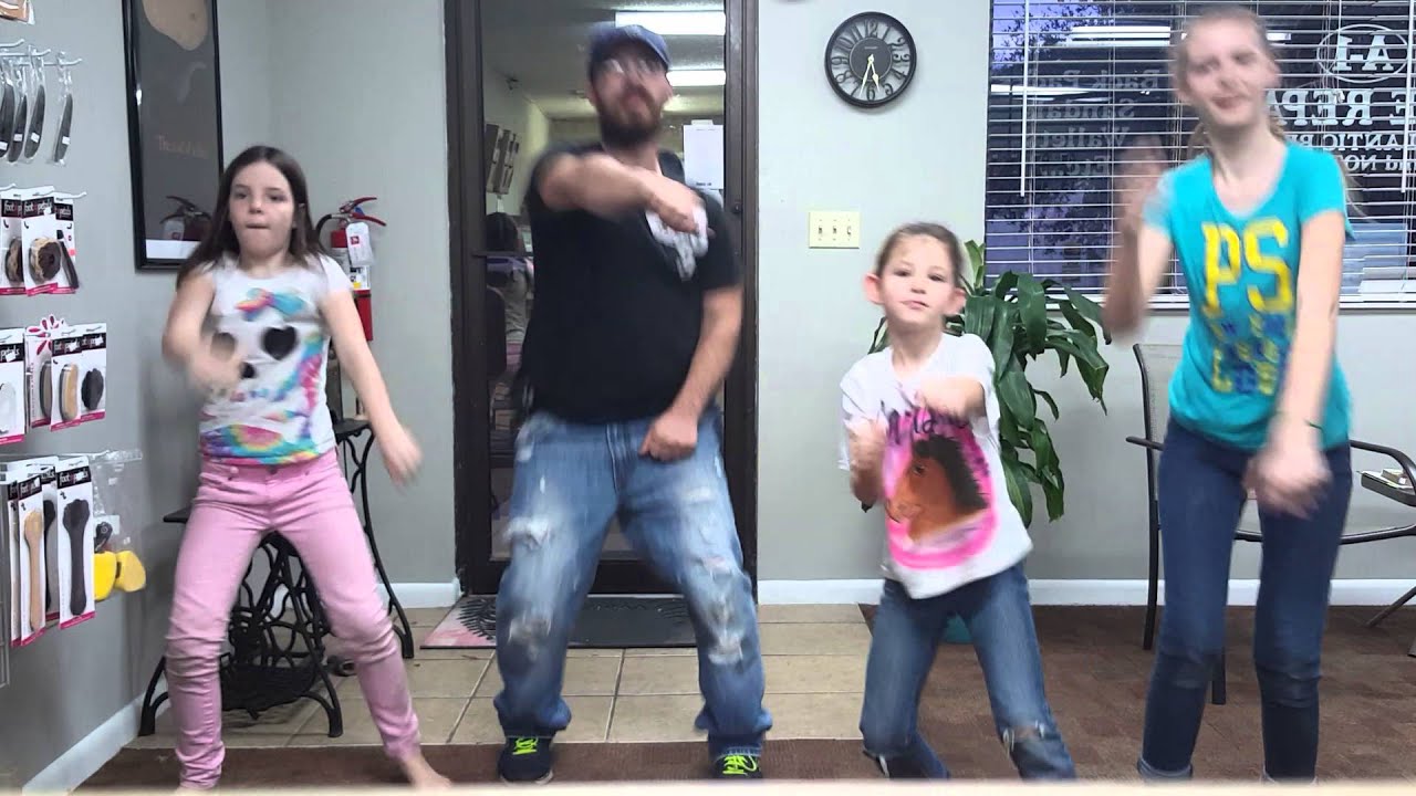 Dad Dances The Nae Nae With His Daughters Youtube