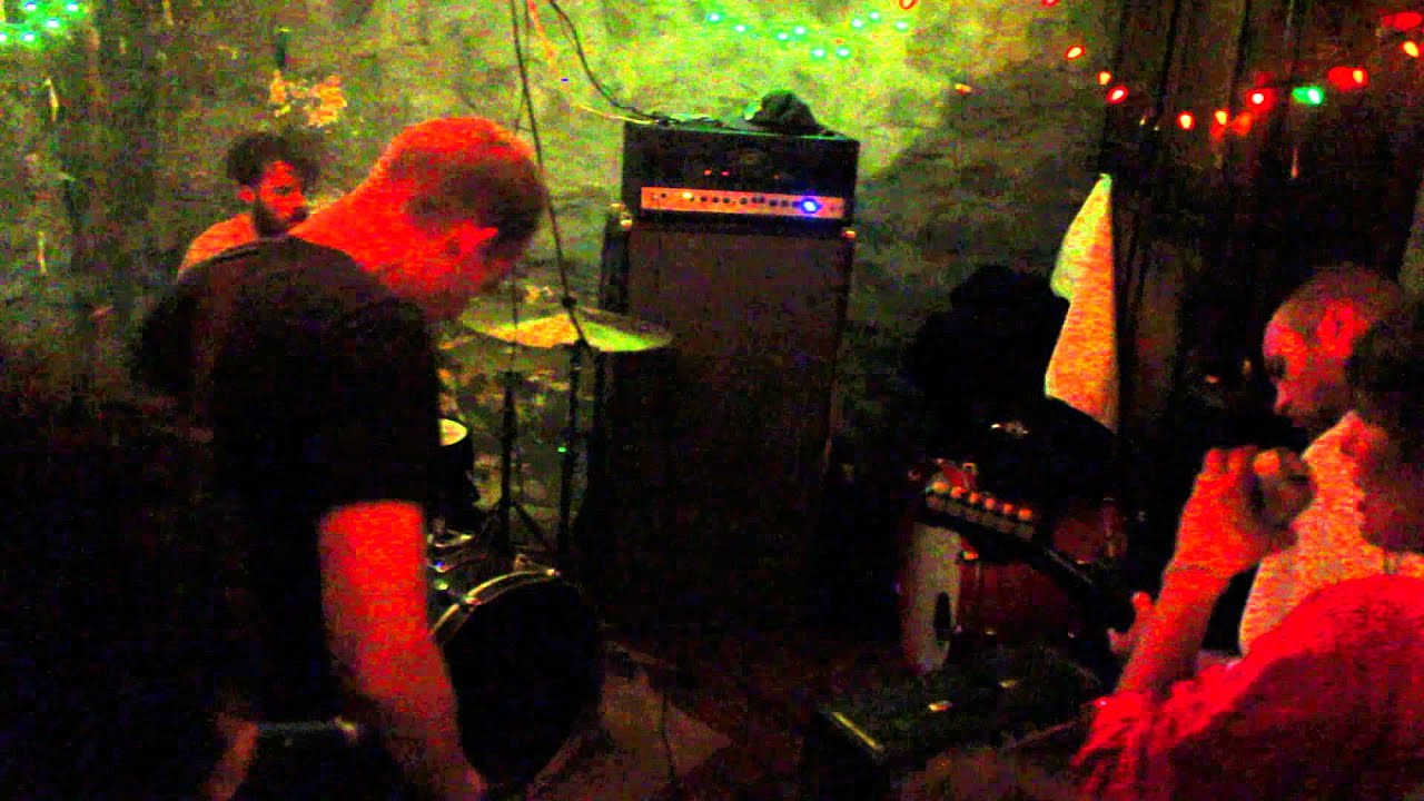 Mumblr - Mr. Softee + My First Black Friend (Live at The Powerstrip) auf YouTube ansehen Mumblr - Mr. Softee + My First Black Friend (Live at The Powerstrip) auf YouTube ansehen
