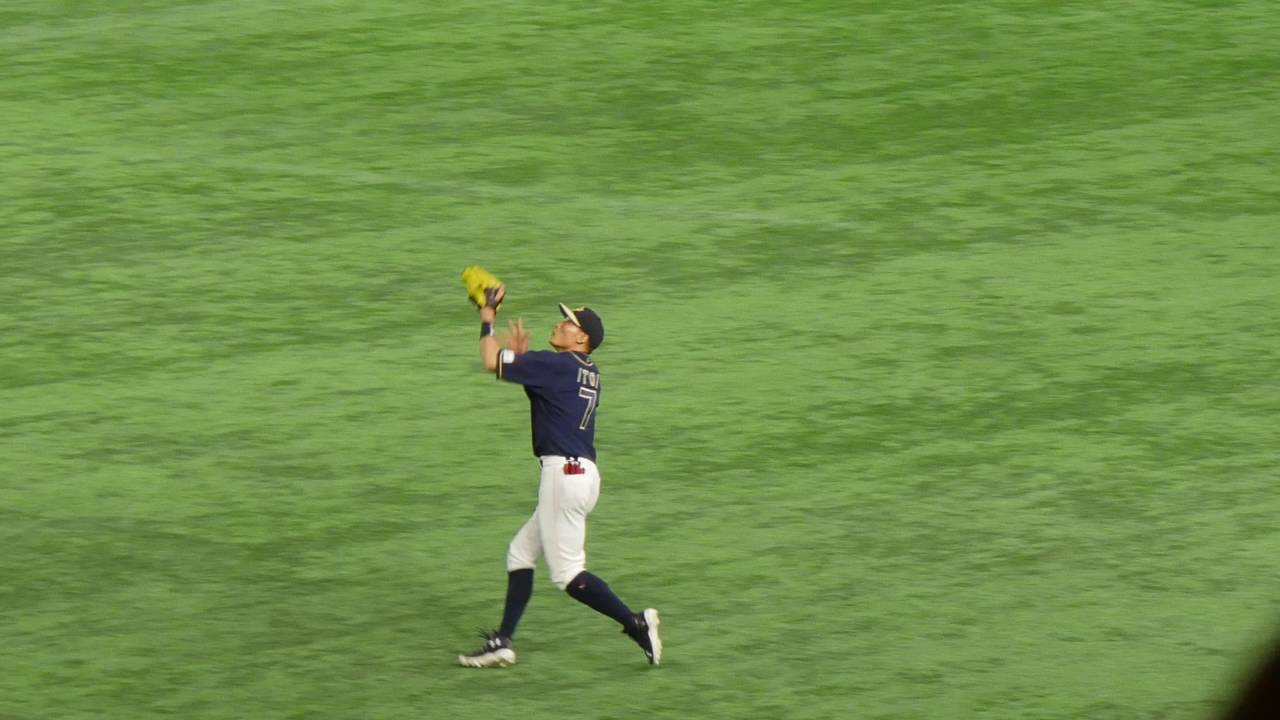 16 5 11 糸井嘉男 レーザービームでランナーを釘付けにし場内はどよめく Youtube 16 5 11 糸井嘉男 レーザービームでランナーを釘付けにし場内はどよめく Youtube