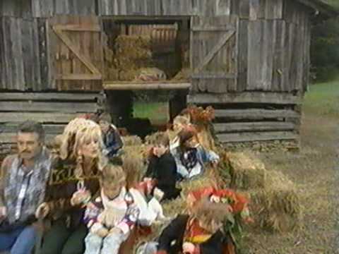 Dolly Parton Jingle Bells With Her Nieces Nephews YouTube dolly-parton-jingle-bells-with-her-nieces-nephews-youtube
