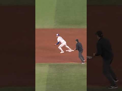 Will Smith drives in the Dodgers second run #WorldSeries 💪