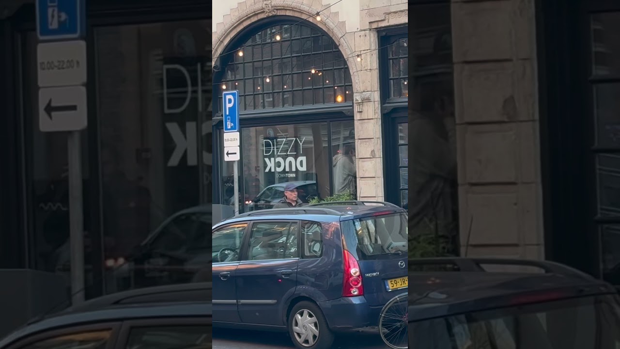 Кофейня Dizzy Duck в центре Гааги (2025)