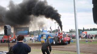 Red Neck tijdens 13e Tractorpulling Montfoort 2013