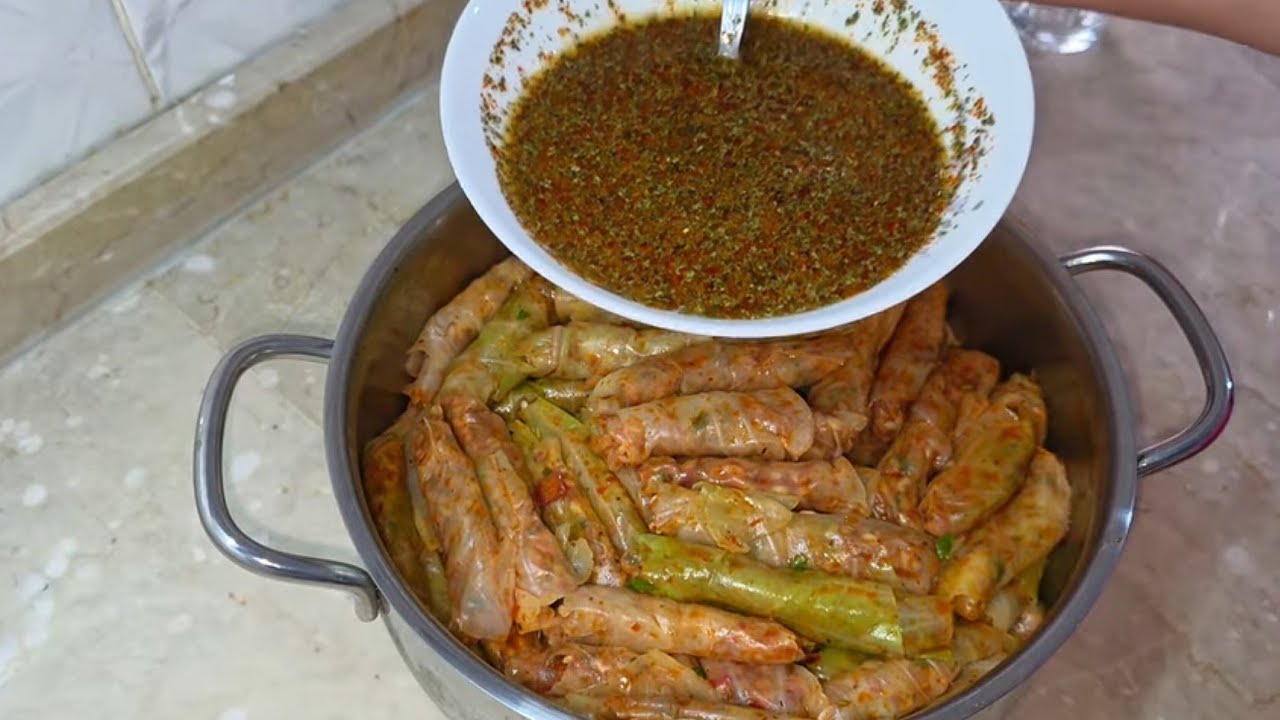 👉LAHANA SARMASINI BU SOSLA DENEYİN 👉PARMAKLARINIZI YERSİNİZ 👉İÇ HARCINI PİŞİRMEK YOK #trending 