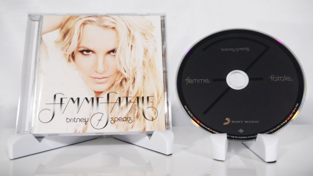 Britney Spears - Femme Fatale CD Unboxing - YouTube