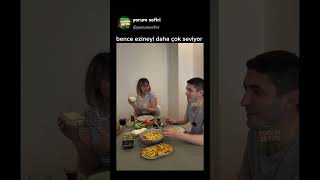 bence ezineyi daha çok seviyor😅