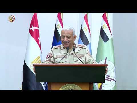 وزير الدفاع يتناول وجبة الإفطار مع مقاتلى المنطقة المركزية العسكرية وقوات حرس الحدود والقوات الخاصة