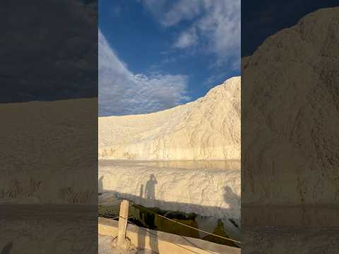 آبشار نمکی پتاس در خور و بیابانک استان اصفهان  