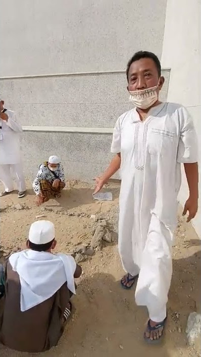 Berziarah ke makam syekh Nawawi Al-Bantani (Pemakaman Ma'la)