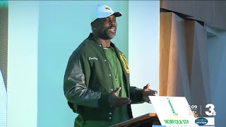 A look at Michael Vick's NSU contract, which includes a base salary of $400,000