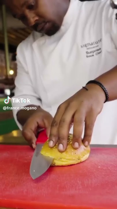Chef doing the things in the kitchen #chef #algorithm #shorts #foodie # ...