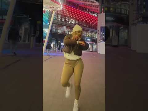 BÖYLE DANS İZLEMEDİN BAĞIMLI OLURSUN lavbbe Tiktok Dans Videoları kısa dans videosu #shorts #dans