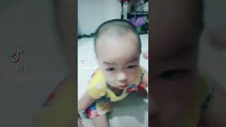 Bảo Bảo Chào Cô Chú