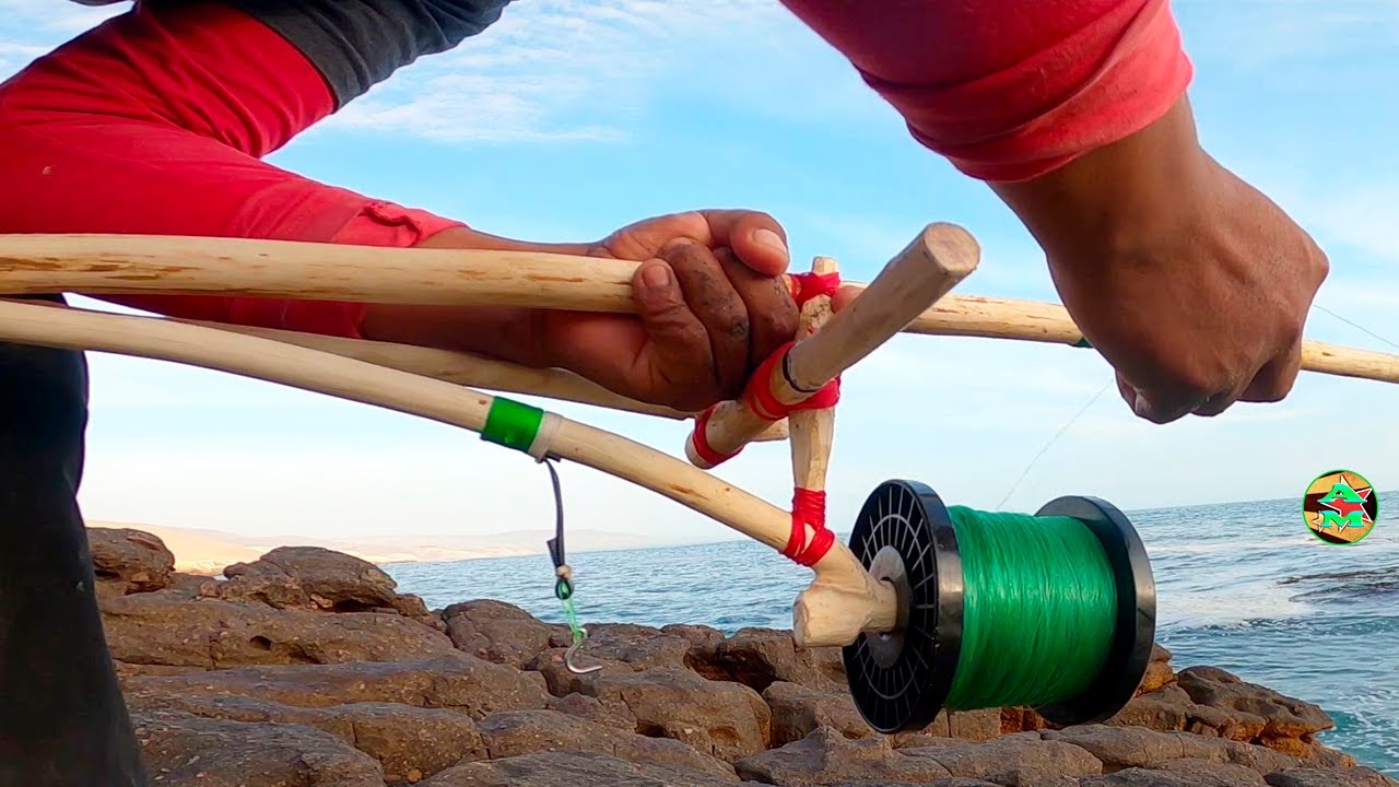 Como hacer CAÑA DE PESCA CASERA FÁCIL - carrete de pesca casero - how to  make homemade fishing rod 