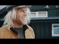 Surfing Alone in an Isolated Chain of Islands