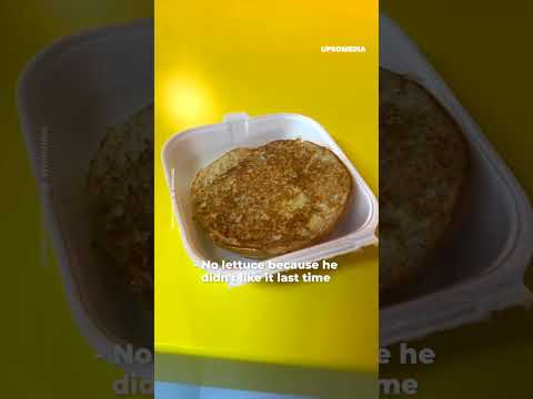 Stray dog pays for its food | The Kiwi #shorts