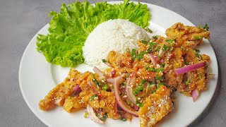 Thai Spicy Fried Chicken Salad Recipe - Khao Yum Gai Zap (ข้าวยำไก่แซ่บ)