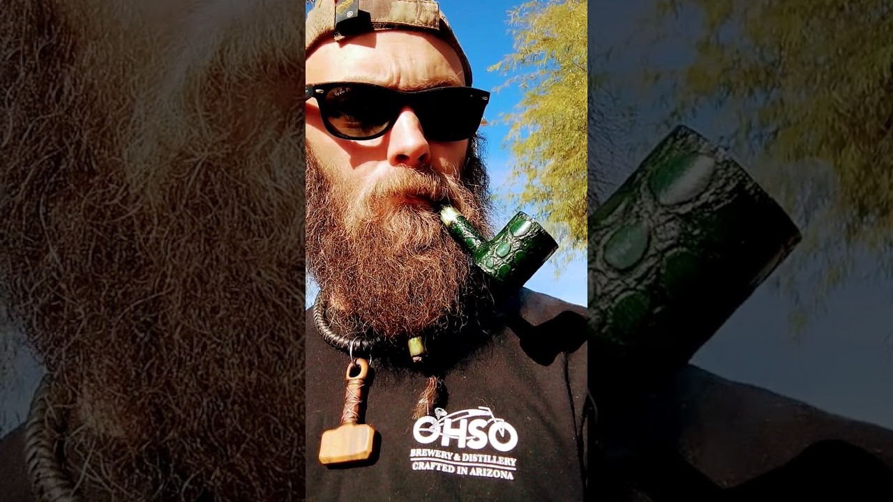 Savinelli alligator green poker. Loaded with English Oriental supreme 