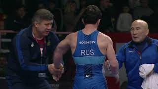 1/2 FS - 61 kg: A. HARUTYUNYAN (ARM) v. A. BOGOMOEV (RUS)