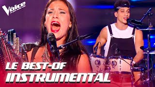 The Voice chante en s'accompagnant d'un instrument | The Voice | Best Of