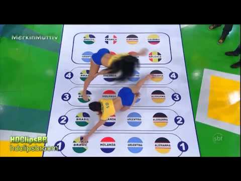 Brazilian girls play Twister