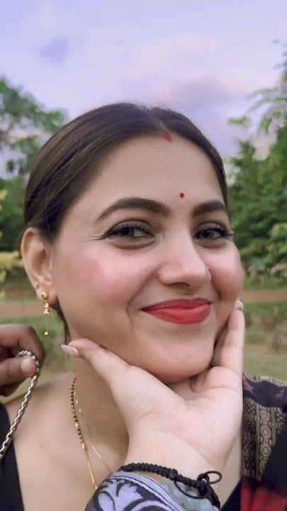 Cute and beautiful Arundhati#love #backless #saree #aunty #beauty #navel #backlesssaree #dance #cute