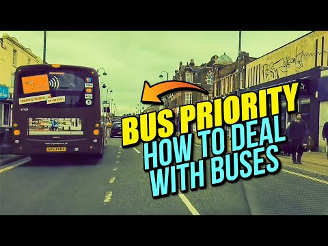 Video: Does The Bus Have Priority When Leaving A Stop