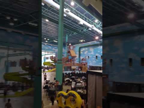 Vídeo: Great Wolf Lodge Gurnee - Parque aquático coberto em Illinois