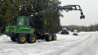 Köp Skotare John Deere 810D Eco Iii På Klaravik