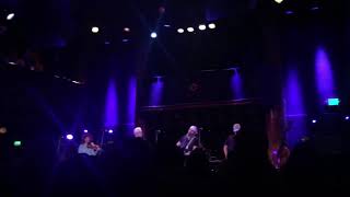 Steve Earle & the Dukes, clip "Back to the Wall" (San Francisco, 5 October 2018)