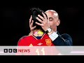 Luis Rubiales suspended by Fifa over Women's World Cup kiss - BBC News