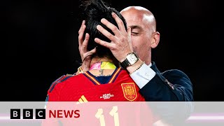 Luis Rubiales suspended by Fifa over Women's World Cup kiss - BBC News
