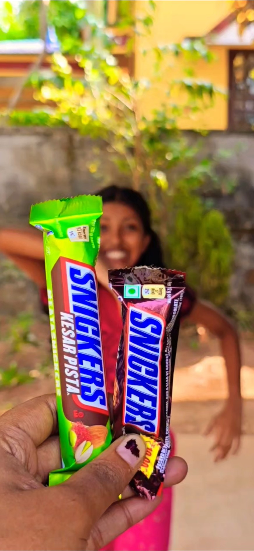 SNICKERS SINICKERS ??#youtubeshort #eating #ponnusword